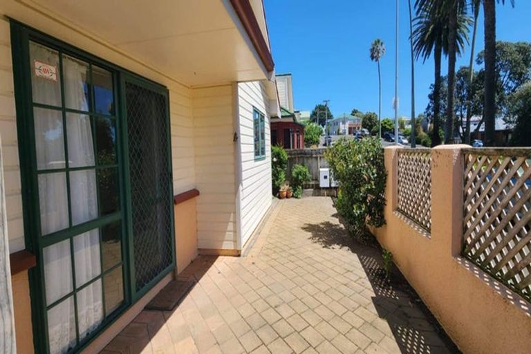 Photo of property in 9a Saint Georges Gate, Whanganui, 4500