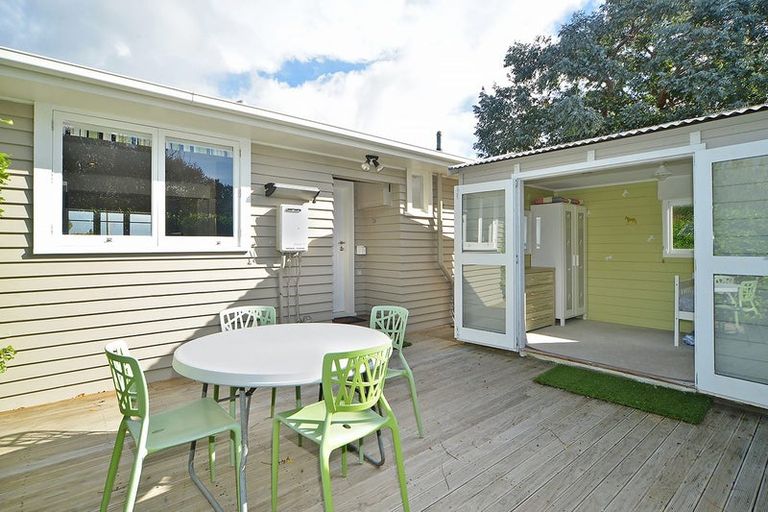 Photo of property in 1a Dublin Street, Martinborough, 5711