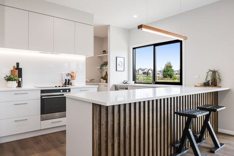 Photo of property in 106 Metoriti Crescent, Karaka, 2124