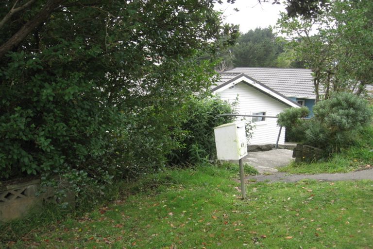 Photo of property in 51 Glanmire Road, Newlands, Wellington, 6037