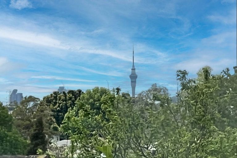 Photo of property in 61 Sunline Avenue, Massey, Auckland, 0614