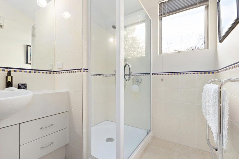 Photo of property in 16 Earnslaw Terrace, Queenstown, 9300