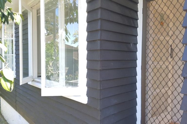 Photo of property in 71 Shakespeare Road, Milford, Auckland, 0620