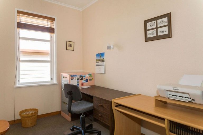 Photo of property in 6 Drummond Street, Dannevirke, 4930