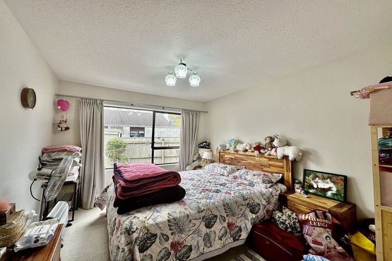 Photo of property in 2/92 North Avon Road, Richmond, Christchurch, 8013
