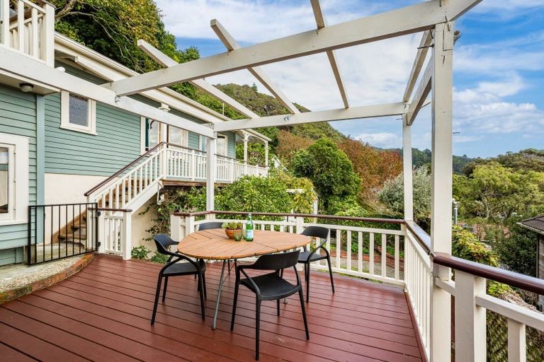 Photo of property in 335 Muritai Road, Eastbourne, Lower Hutt, 5013