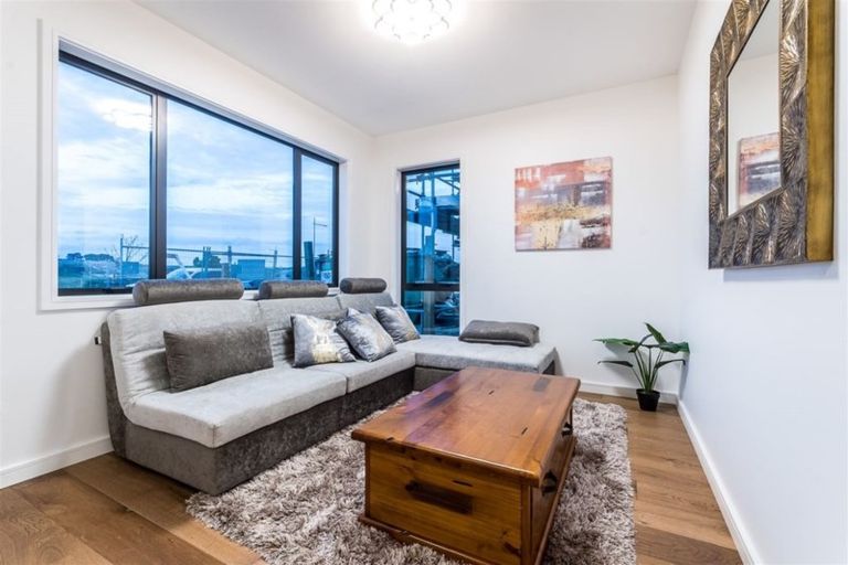 Photo of property in 5 Bight Road, Long Bay, Auckland, 0630