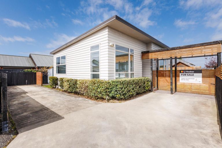 Photo of property in 10 Hereford Street, West End, Palmerston North, 4410