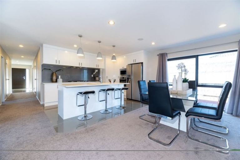 Photo of property in 7 Kahika Grove, Huapai, Kumeu, 0810