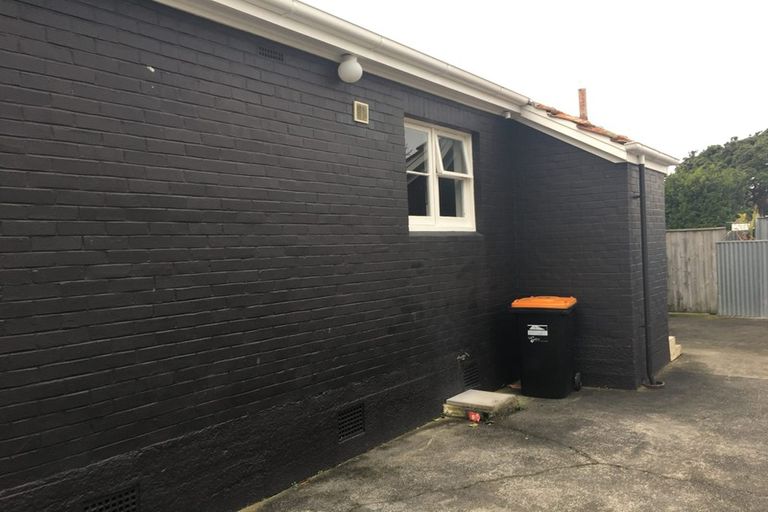 Photo of property in 32 Rangiora Avenue, Roslyn, Palmerston North, 4414