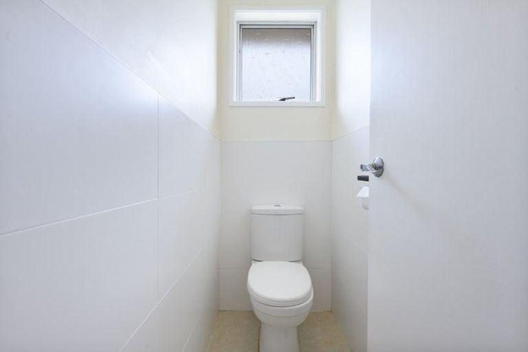 Photo of property in 56 Fitzwater Place, Henderson, Auckland, 0612