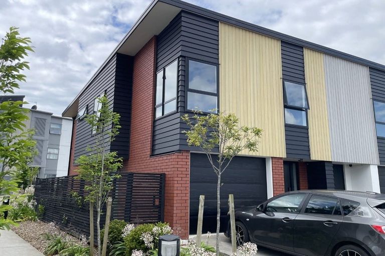 Photo of property in 16 Shortfin Place, Flat Bush, Auckland, 2019