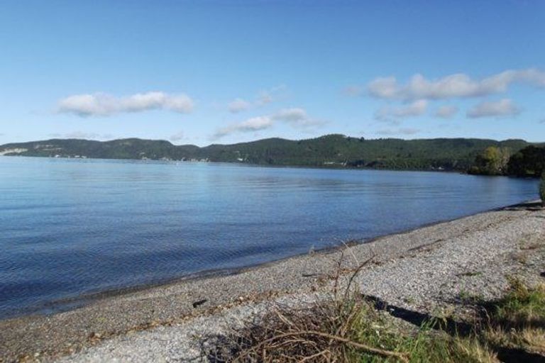 Photo of property in 30 Irwin Place, Kinloch, Taupo, 3377