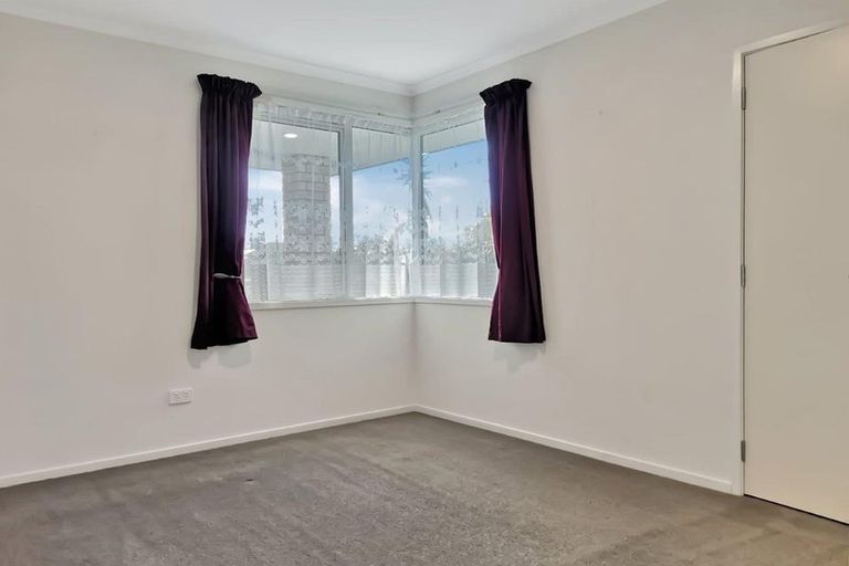 Photo of property in 4 Wai Place, One Tree Point, 0118