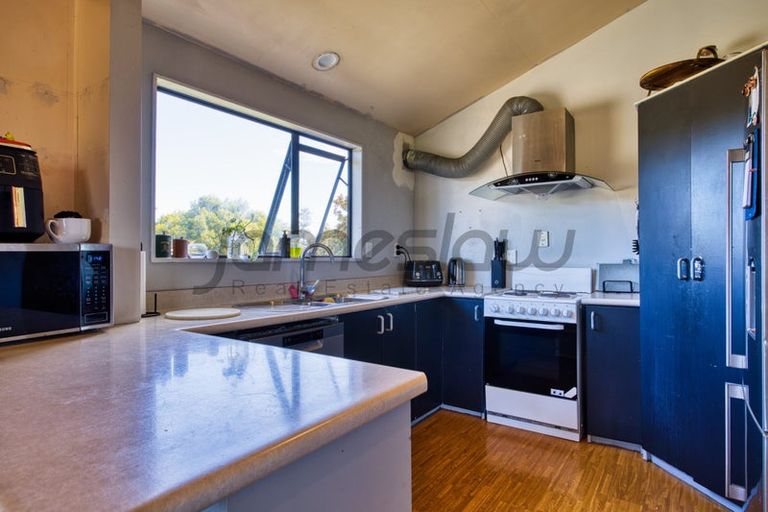 Photo of property in 136 Chamberlain Road, Massey, Auckland, 0614