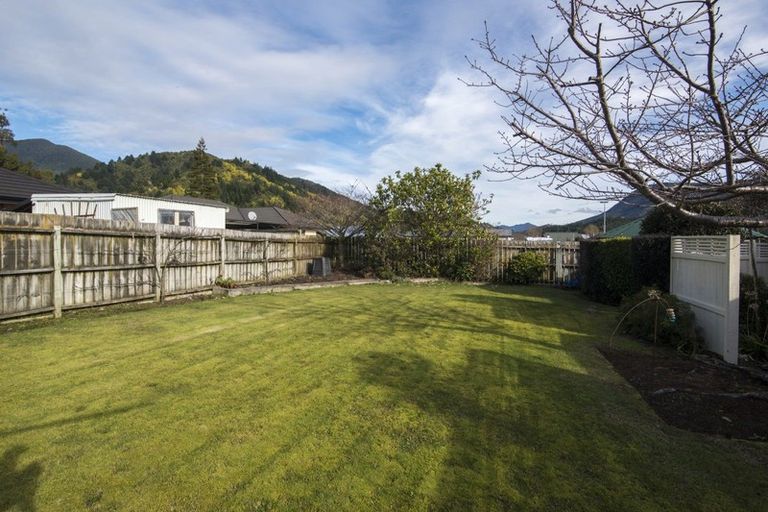 Photo of property in 24 Admiralty Place, Waikawa, Picton, 7220