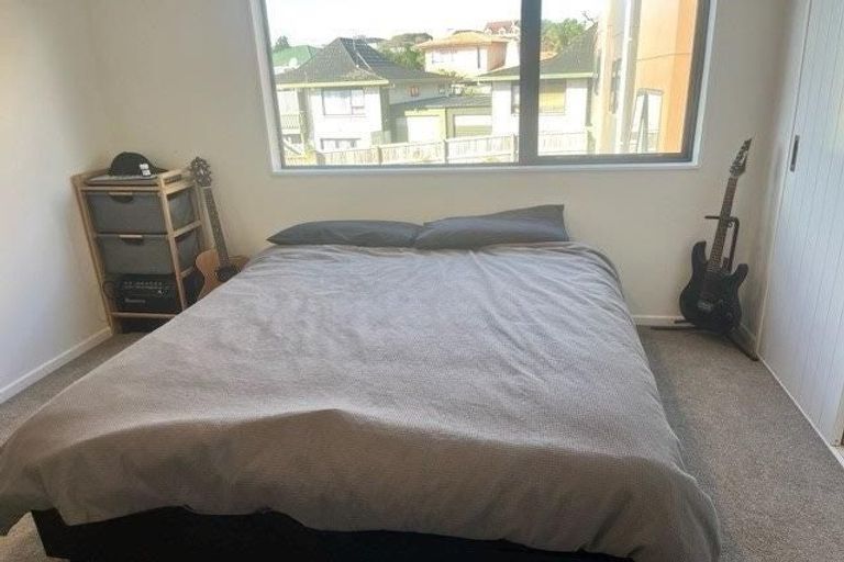 Photo of property in 3/60 Highland Drive, Highland Park, Auckland, 2010