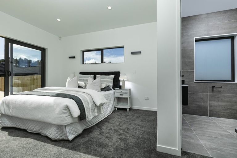 Photo of property in 6 Paihere Street, Huapai, Kumeu, 0810