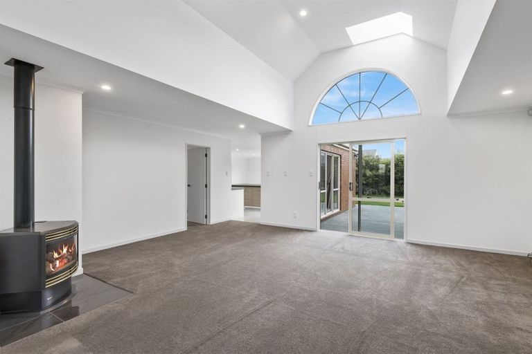 Photo of property in 27 Aston Drive, Waimairi Beach, Christchurch, 8083