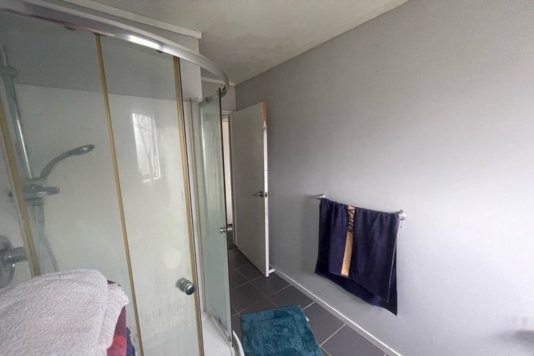 Photo of property in 2/21 Solveig Place, Randwick Park, Auckland, 2105