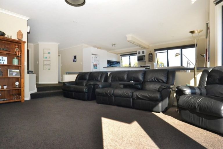 Photo of property in 2 Knox Place, Leamington, Cambridge, 3432