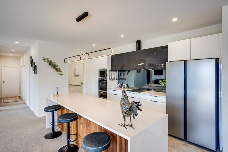 Photo of property in 91 Oak Road, Poraiti, Napier, 4112