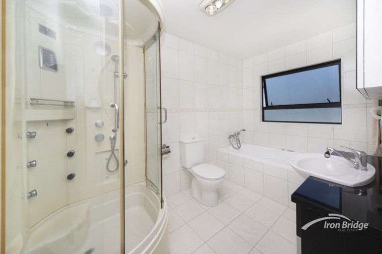 Photo of property in 42a William Souter Street, Forrest Hill, Auckland, 0620