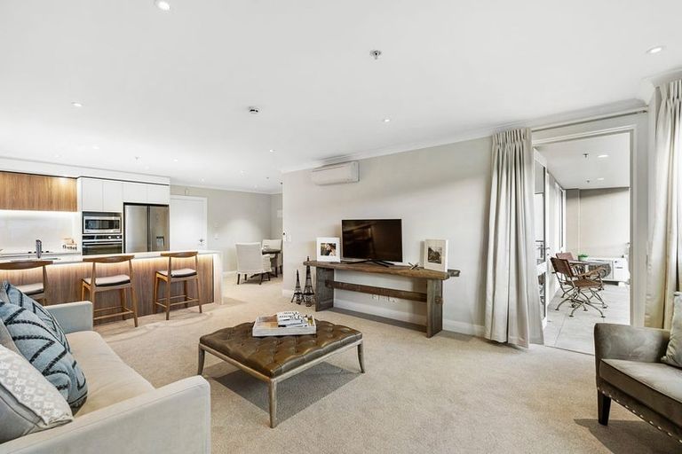 Photo of property in 98b/30 Ambassador Glade, Orewa, 0931