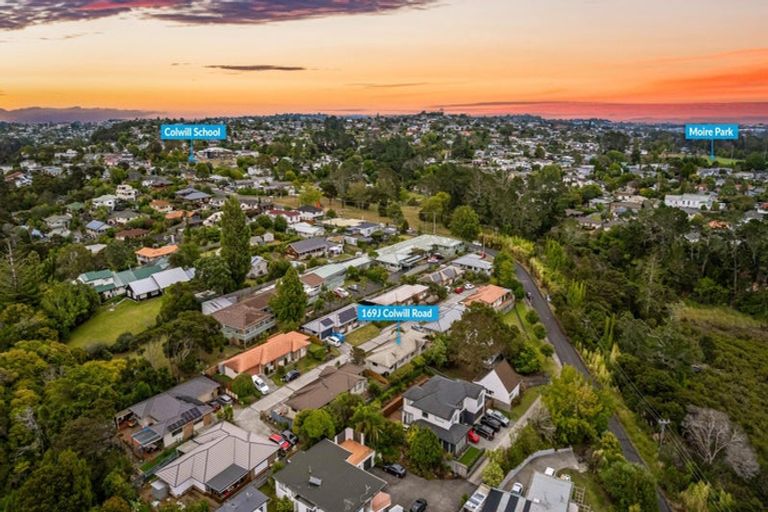 Photo of property in 169j Colwill Road, Massey, Auckland, 0614