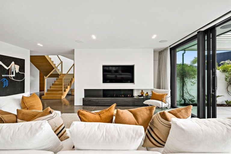 Photo of property in 106a Godden Crescent, Mission Bay, Auckland, 1071