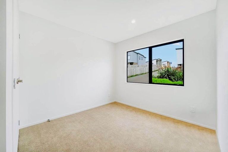 Photo of property in 24a Poruru Close, Papakura, 2110