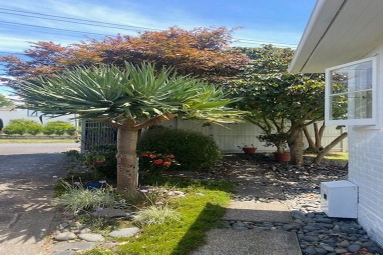 Photo of property in 89 Walmer Road, Point Chevalier, Auckland, 1022