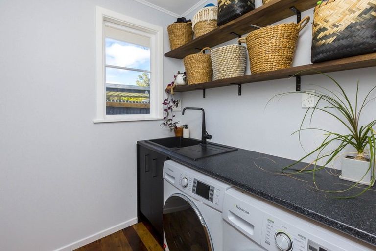 Photo of property in 43 Gillespies Road, Birchville, Upper Hutt, 5018