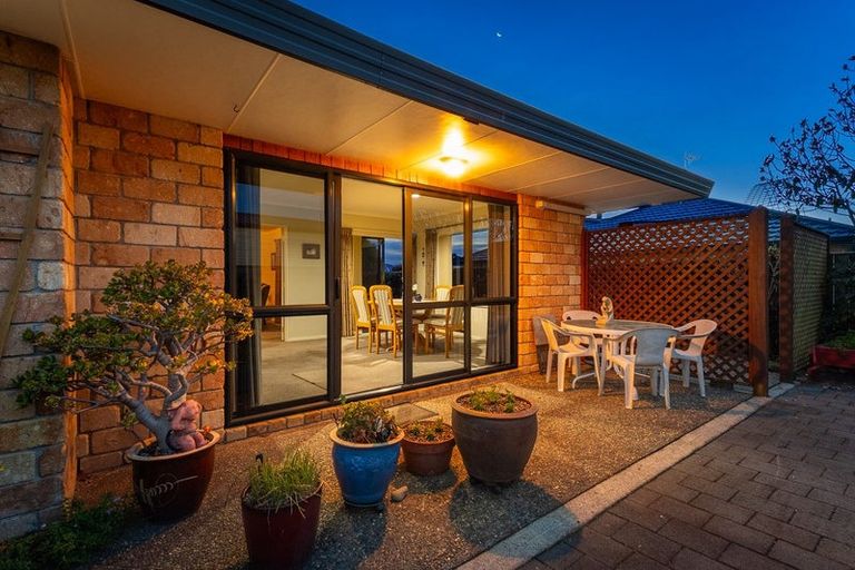 Photo of property in 80 Guildford Drive, Paraparaumu, 5032