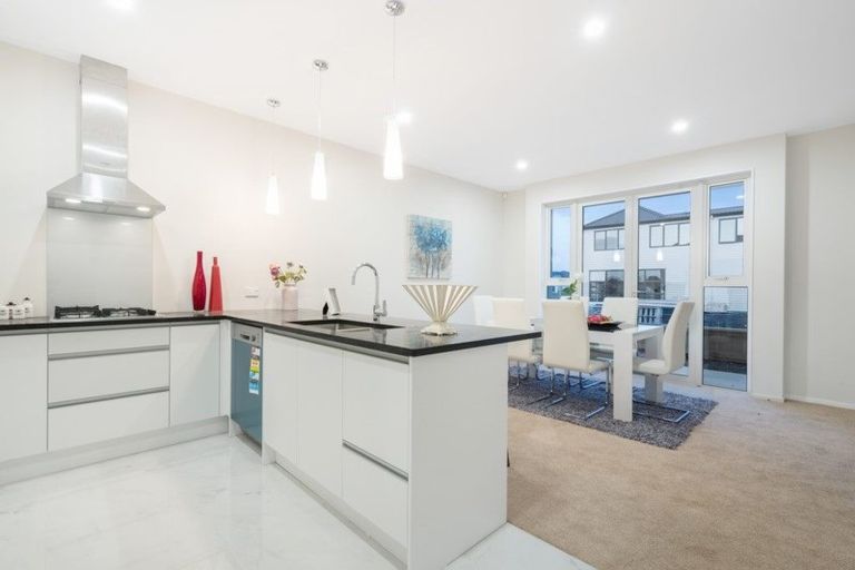 Photo of property in 12 Kapia Drive, Takanini, 2112