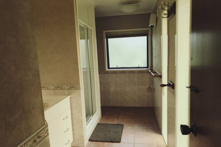 Photo of property in 2 Grammar School Road, Pakuranga, Auckland, 2010