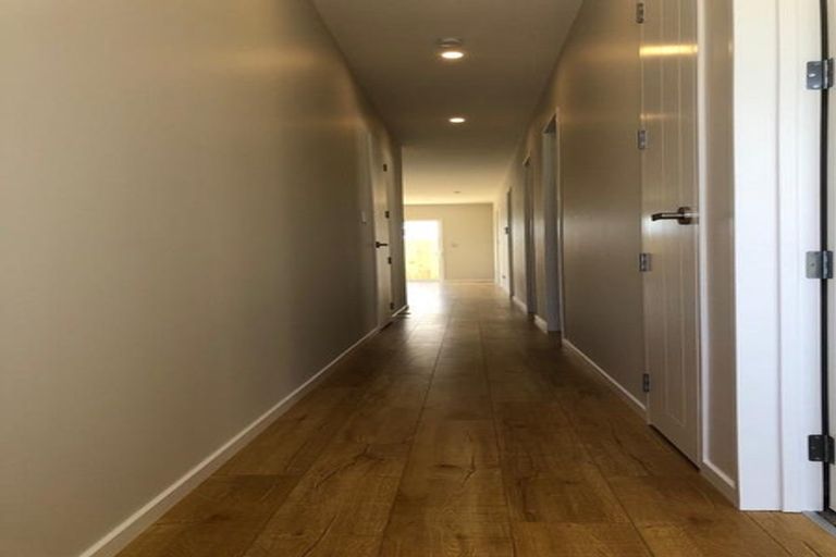 Photo of property in 23 Woven Place, Karaka, Papakura, 2113