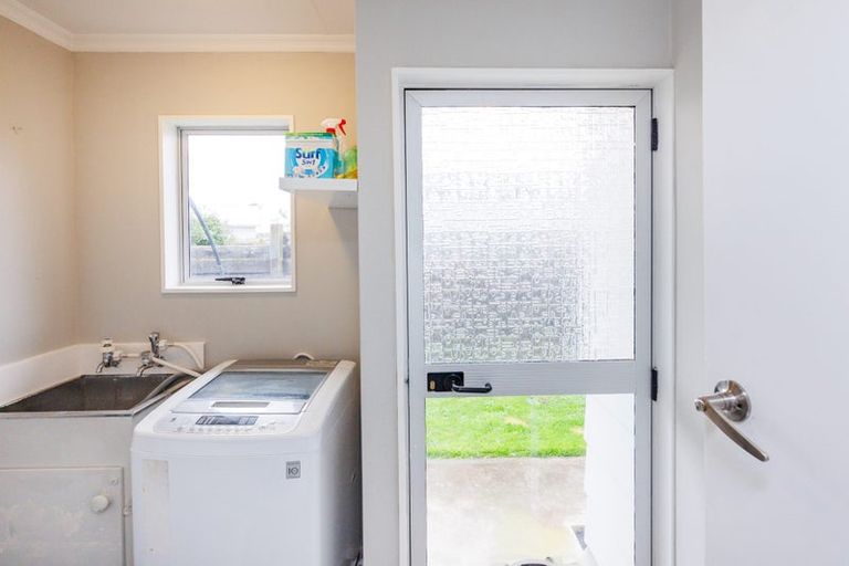 Photo of property in 8 Suzanne Grove, Kelvin Grove, Palmerston North, 4414