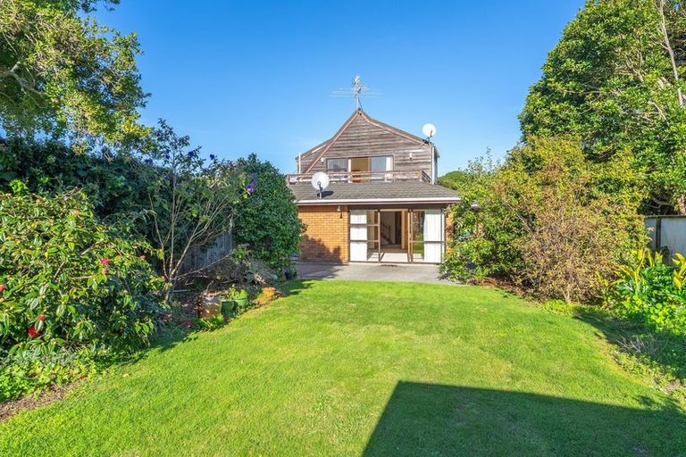 Photo of property in 37 Ngaio Road, Waikanae, 5036