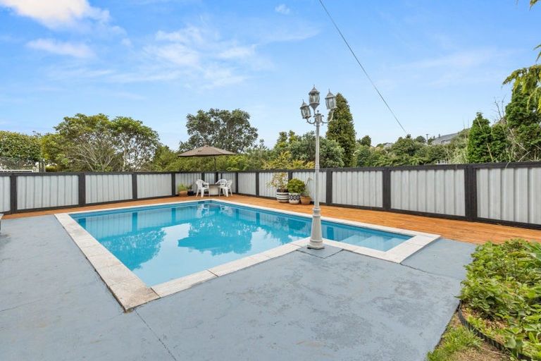 Photo of property in 46 Seaview Road, Marfell, New Plymouth, 4310