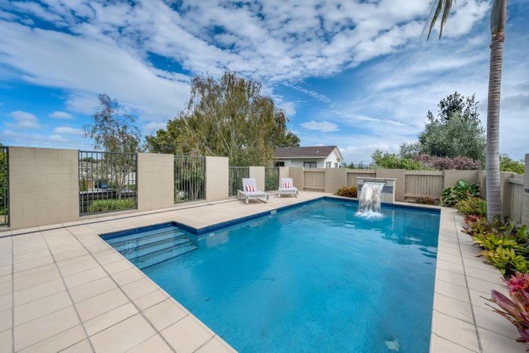 Photo of property in 22 Andrea Place, Sunnyhills, Auckland, 2010