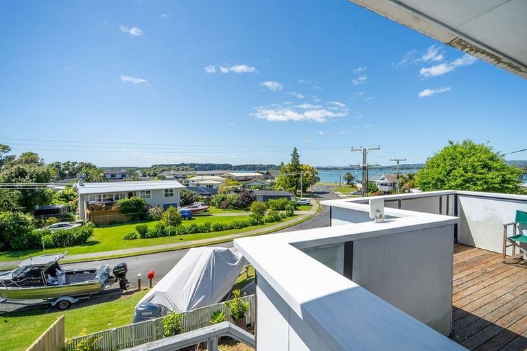 Photo of property in 13 Harbour View Road, Omokoroa, 3114