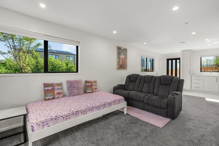 Photo of property in 1/320 Oxford Terrace, Avalon, Lower Hutt, 5011