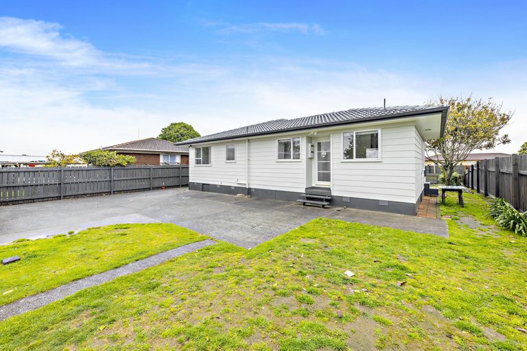 Photo of property in 438 Roscommon Road, Clendon Park, Auckland, 2103