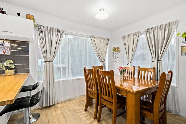 Photo of property in 1/185 Swanson Road, Henderson, Auckland, 0610