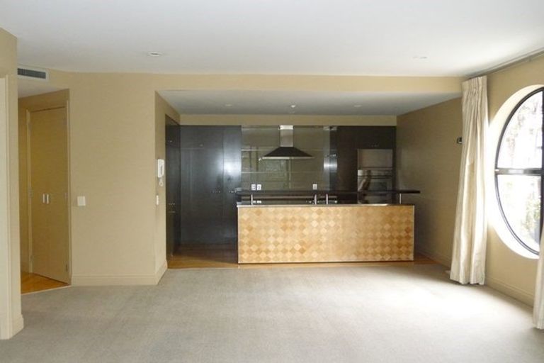 Photo of property in Latitude 37 East Apartments, 1d/20 Pakenham Street East, Auckland Central, Auckland, 1010