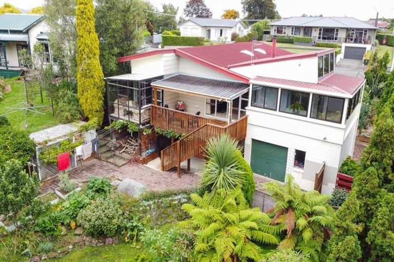 Photo of property in 8 Chamberlain Street, Dannevirke, 4930