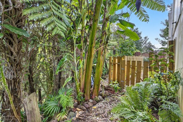 Photo of property in 2/39 Brunton Place, Glenfield, Auckland, 0629
