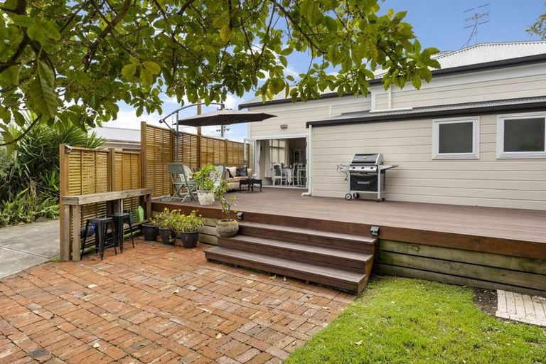 Photo of property in 39 Mako Mako Road, Levin, 5510