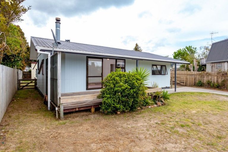Photo of property in 309 Linton Crescent, Whangamata, 3620